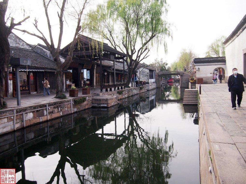 华为·新工绿氢 | 构建“液冷超充+储充机器人”柔性加能网